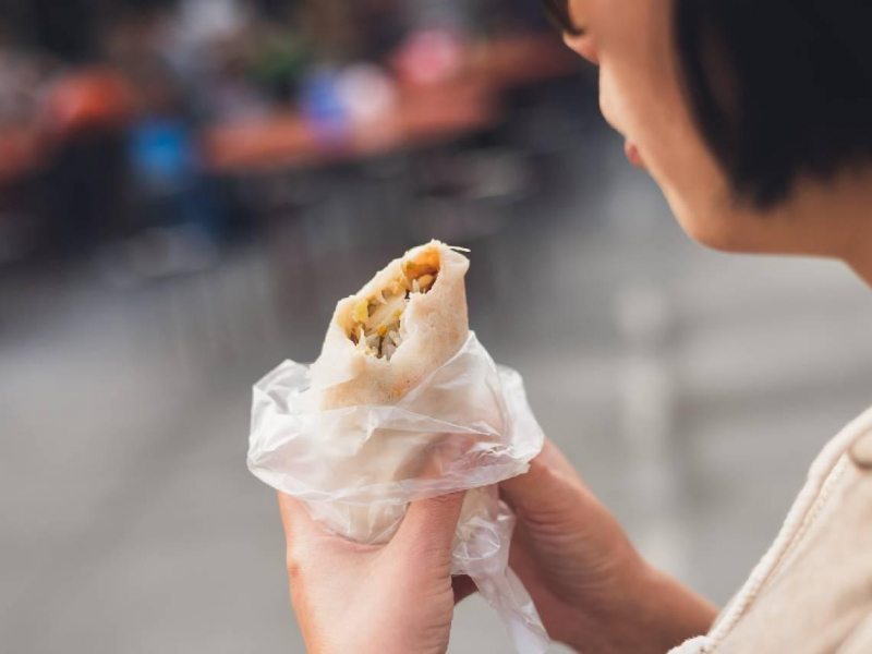 清明節為什麼要吃潤餅？潤餅和春捲一樣嗎？清明開運這樣吃！加碼米其林必比登、北中南排隊名店